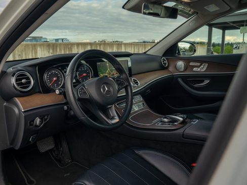 Certified 2018 Mercedes-Benz E 300 4MATIC image 16