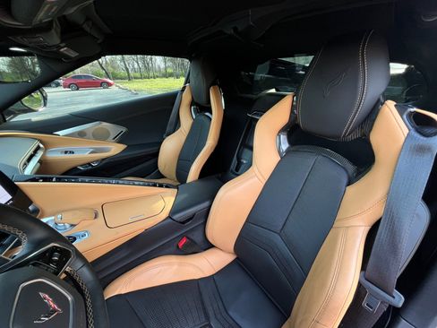 Used 2022 Chevrolet Corvette Stingray 2LT Z51 PERFORMANCE & w/ Z51 Performance Package image 11