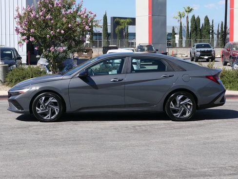 Used 2025 Hyundai Elantra Sport w/ Cargo Package FWD image 6