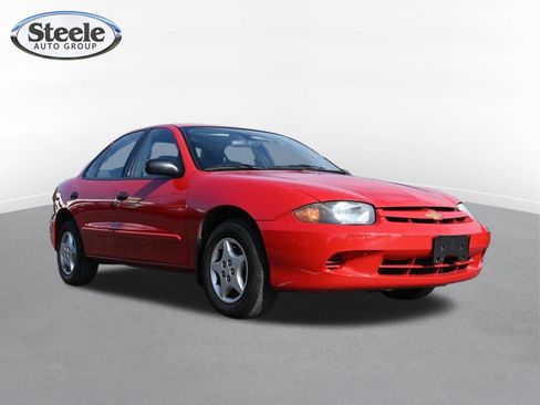 Used 2005 Chevrolet Cavalier Sedan w/ Preferred Equipment Group FWD image 3