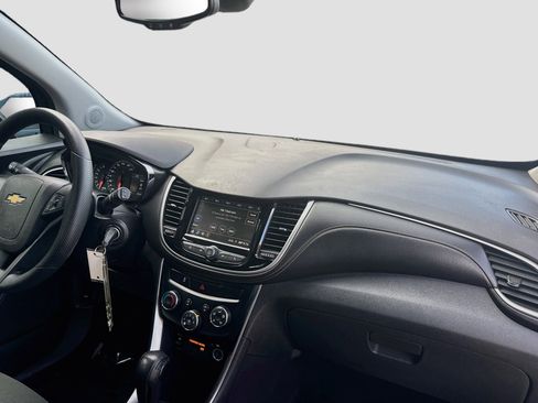 Used 2019 Chevrolet Trax LS FWD image 31