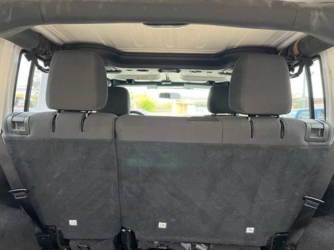 Used 2016 Jeep Wrangler Unlimited Sport image 16