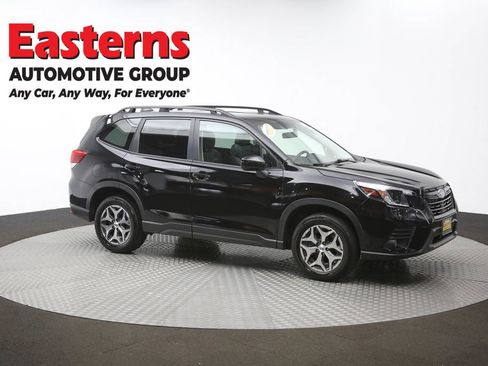 Used 2022 Subaru Forester Premium AWD/4WD image 51