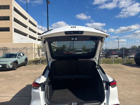 Used 2025 Buick Envista Preferred image 28