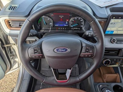 Used 2022 Ford Maverick Lariat image 27