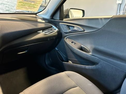 Used 2017 Chevrolet Malibu LS FWD image 22