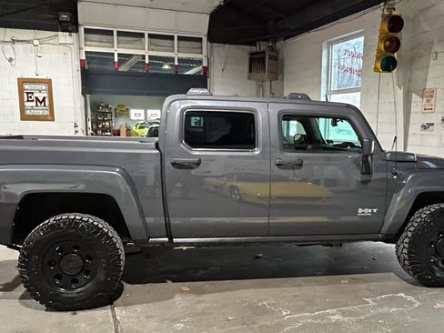 Used 2009 HUMMER H3T image 6