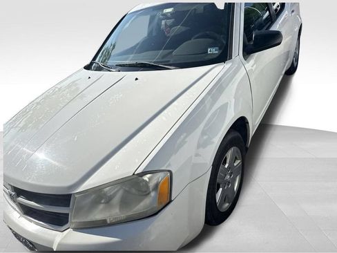 Used 2009 Dodge Avenger SE FWD image 2