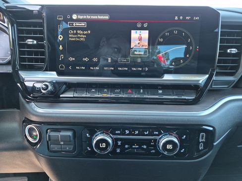 Used 2025 GMC Sierra 1500 SLT AWD/4WD image 22