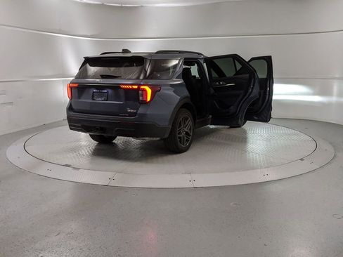 New 2025 Ford Explorer ST-Line w/ ST-Line Street Pack image 9