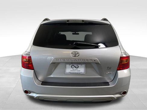 Used 2010 Toyota Highlander SE AWD/4WD image 8