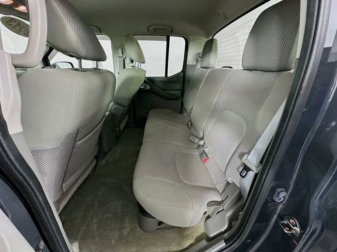 Used 2013 Nissan Frontier SV w/ SV Value Truck Pkg image 27