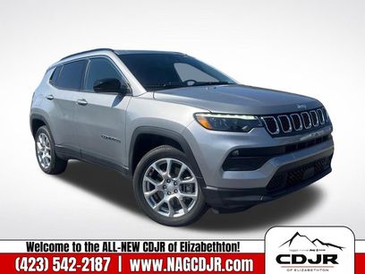 New 2023 Jeep Compass Latitude w/ Sun and Sound Group