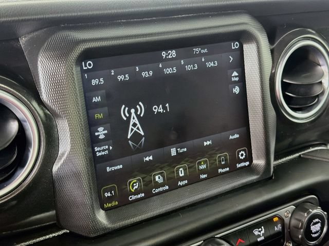 Used 2021 Jeep Wrangler Unlimited Sahara AWD/4WD image 15