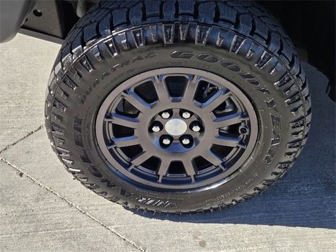Certified 2021 Chevrolet Colorado ZR2 w/ Colorado ZR2 Bison Edition image 9