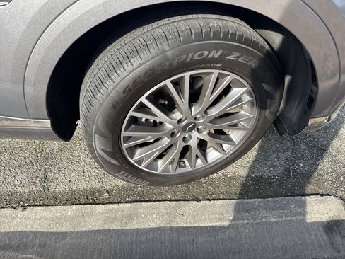 Used 2024 Genesis GV80 2.5T image 12