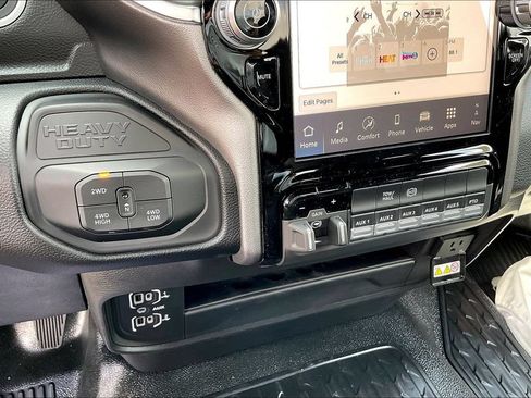 New 2026 RAM 5500 4x4 Regular Cab image 17
