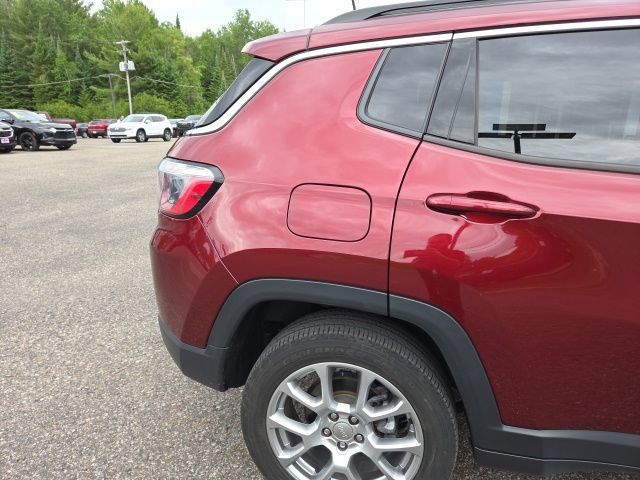 Used 2022 Jeep Compass Latitude AWD/4WD image 29