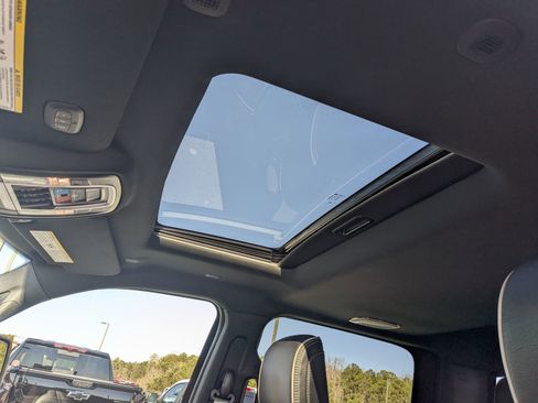 Used 2024 RAM 2500 Limited image 24