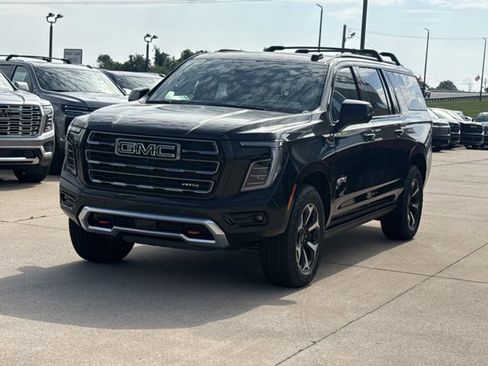 New 2026 GMC Yukon XL AT4 w/ AT4 Premium Plus Package AWD/4WD image 34