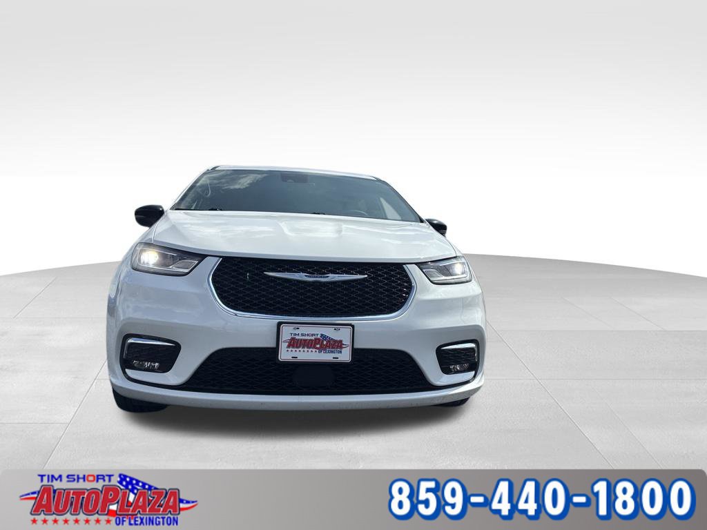 Used 2025 Chrysler Pacifica Select FWD image 8