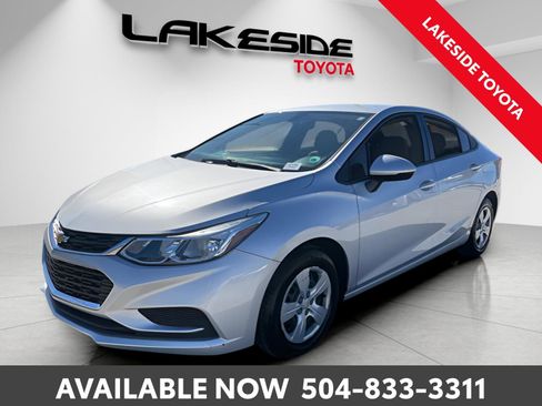 Used 2017 Chevrolet Cruze LS image 2