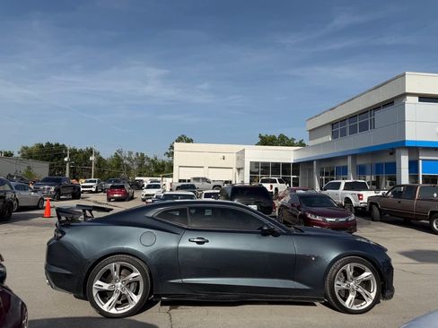 Used 2022 Chevrolet Camaro SS RWD image 2