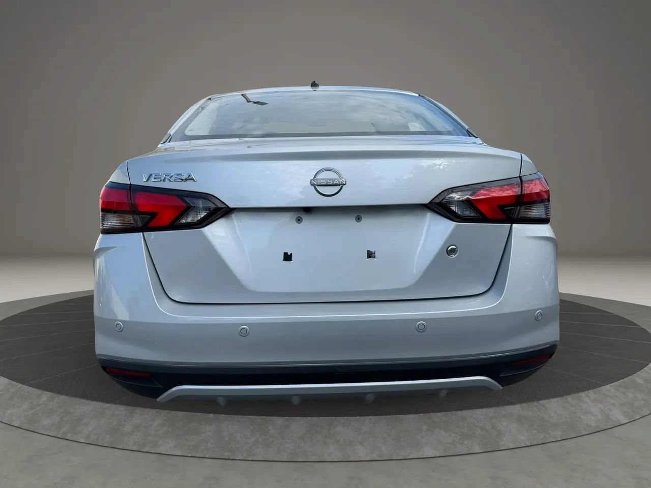 Used 2025 Nissan Versa S FWD image 6