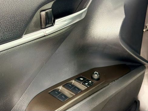 Used 2023 Toyota Camry SE image 17