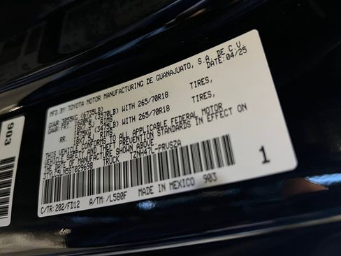 Certified 2025 Toyota Tacoma TRD Off-Road image 39