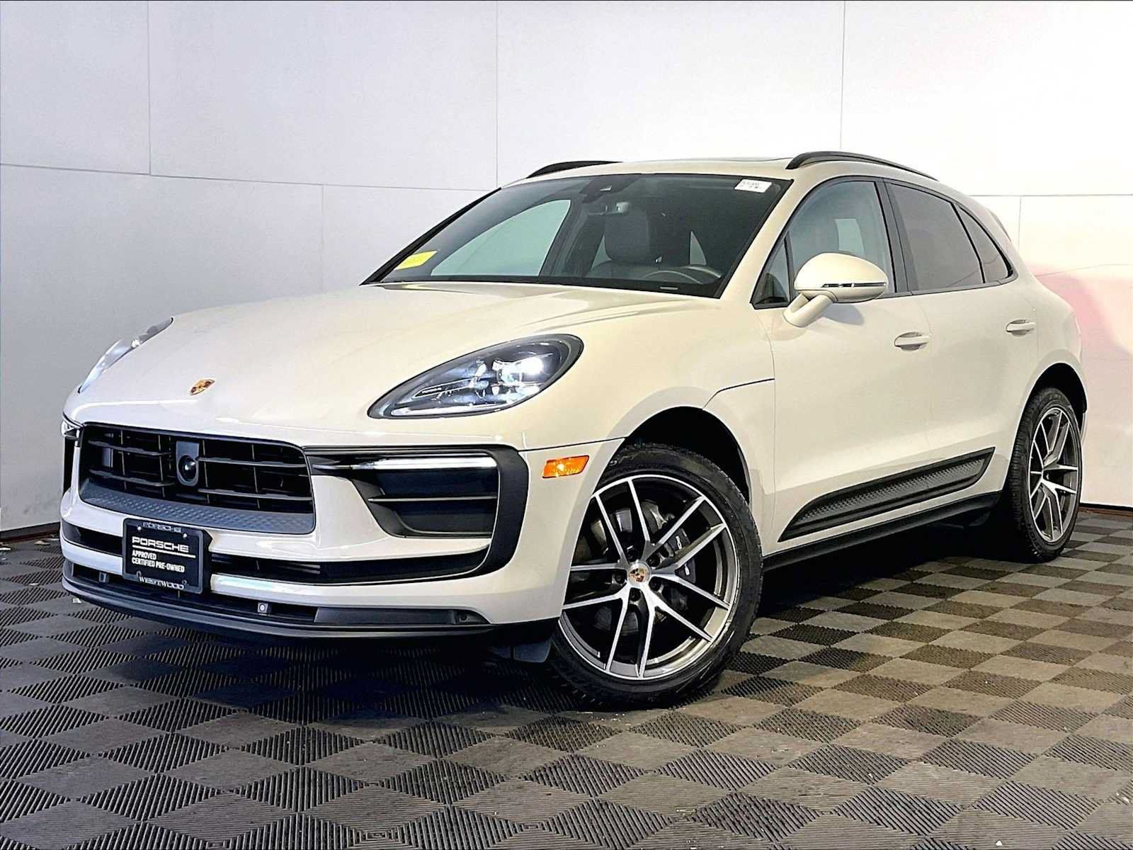 Certified 2023 Porsche Macan AWD/4WD image 1