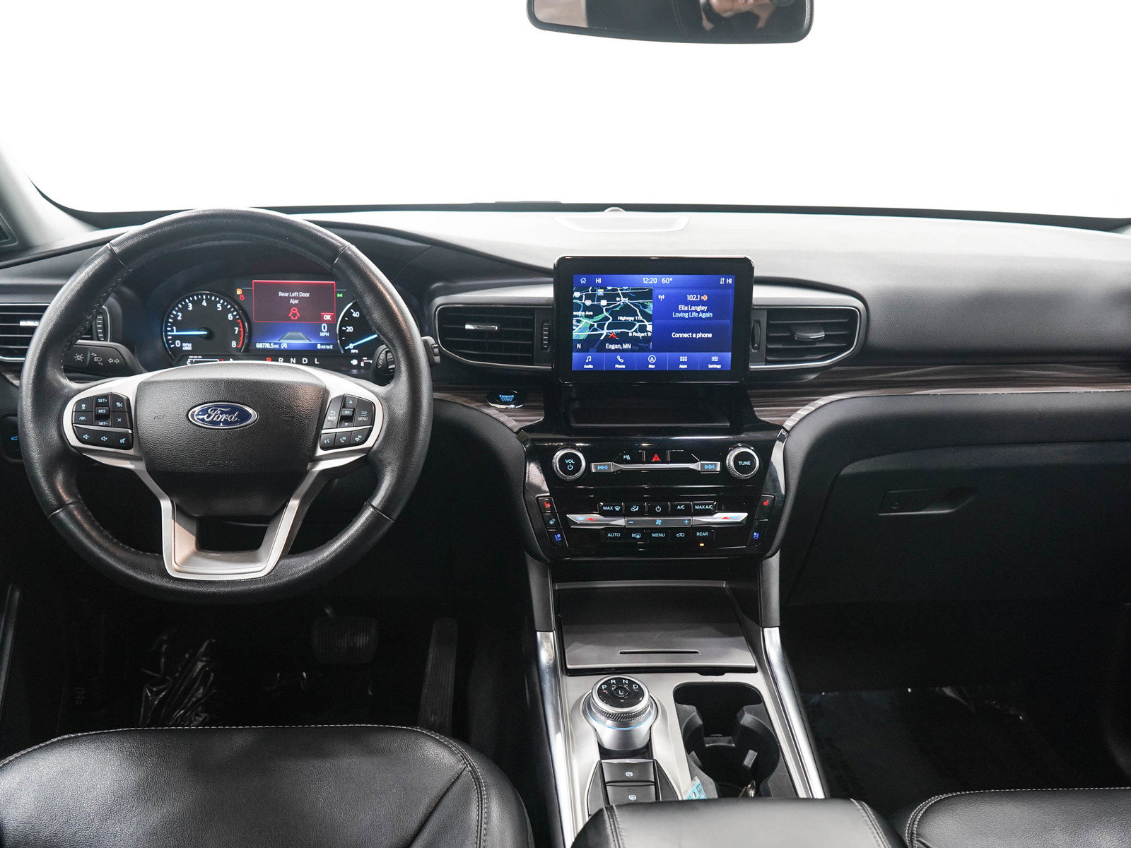 Used 2023 Ford Explorer Limited AWD/4WD image 17