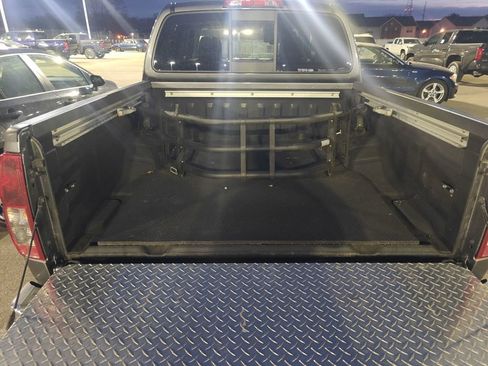 Used 2020 Nissan Frontier SV image 5