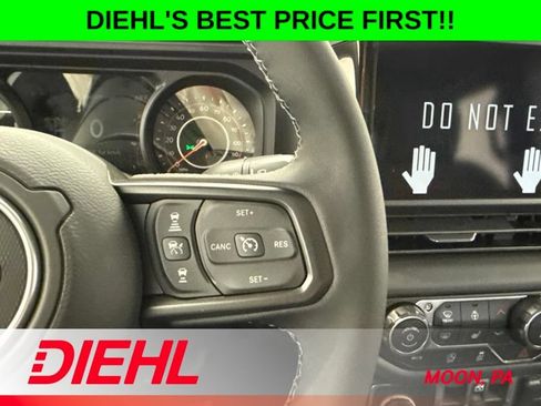 New 2026 Jeep Gladiator Rubicon w/ Steel Power Dome Hood Package AWD/4WD image 24