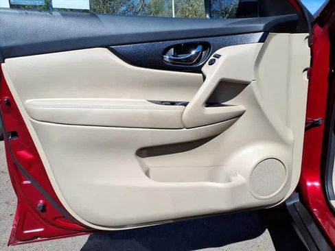 Used 2014 Nissan Rogue SL image 12