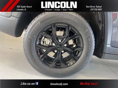 New 2025 Jeep Grand Cherokee Altitude image 28