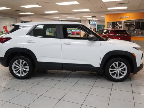 Used 2021 Chevrolet TrailBlazer LS FWD image 12