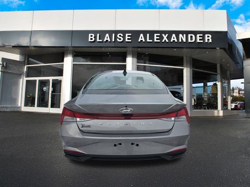 Used 2023 Hyundai Elantra SEL image 6
