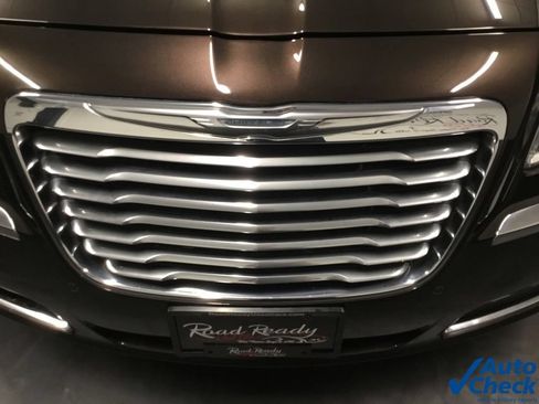 Used 2012 Chrysler 300 C w/ 19-Premium Speaker Group AWD/4WD image 18