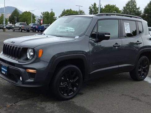 Certified 2023 Jeep Renegade Altitude w/ Sun/Sound Group AWD/4WD image 4