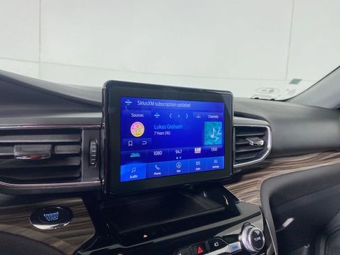 Used 2022 Ford Explorer Limited w/ Hybrid Equipment Group 310A image 6
