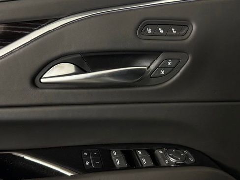 Used 2023 Cadillac Escalade V AWD/4WD image 11