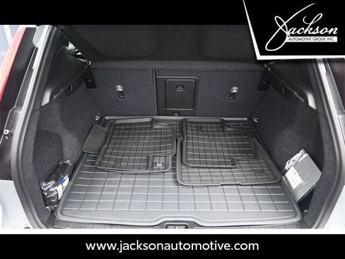 Certified 2025 Volvo XC40 B5 Core w/ Protection Package Premier image 25