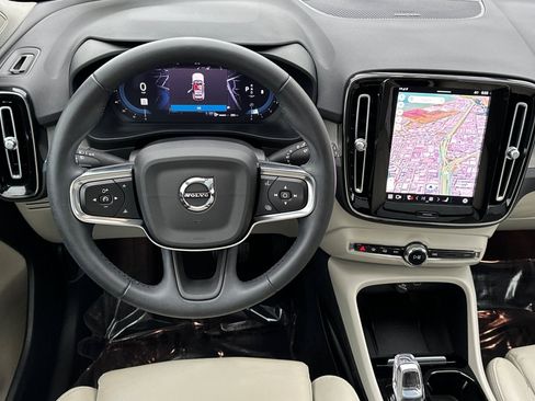Used 2023 Volvo XC40 B5 Ultimate w/ Protection Package Premier image 16