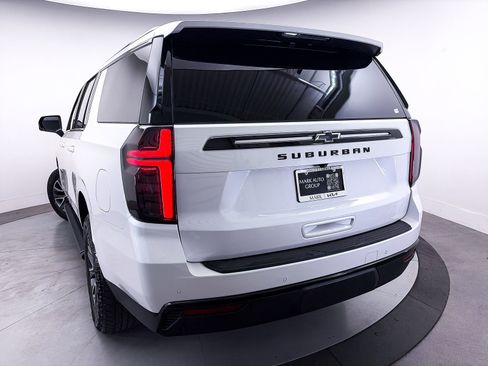 Used 2024 Chevrolet Suburban Z71 w/ Luxury Package AWD/4WD image 4
