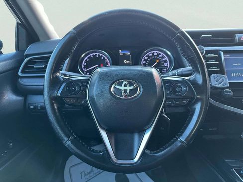 Used 2020 Toyota Camry SE FWD image 18
