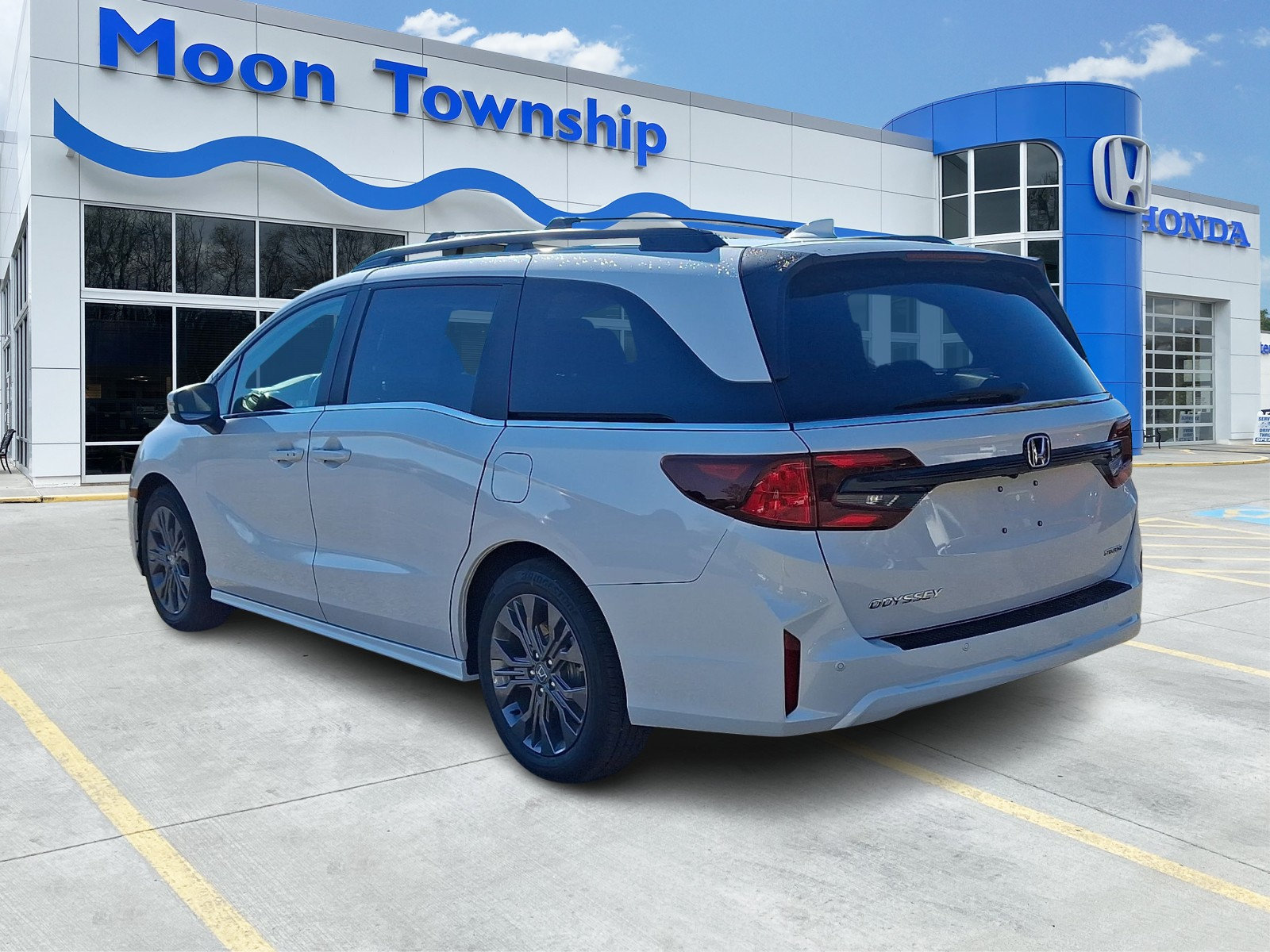 New 2027 Honda Odyssey Touring image 4