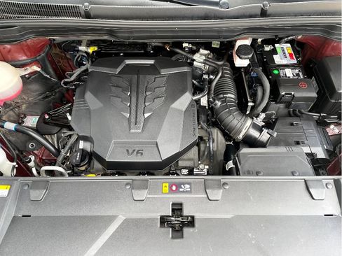 Used 2023 Kia Carnival LX FWD image 8