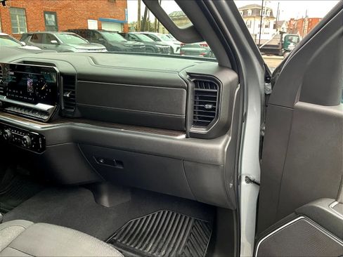 Used 2024 Chevrolet Silverado 1500 LT image 13