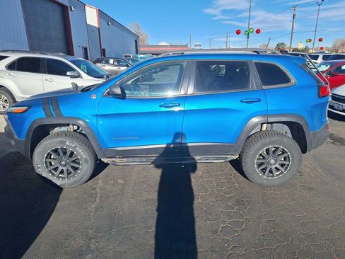 Used 2017 Jeep Cherokee Trailhawk w/ Comfort/Convenience Group image 2
